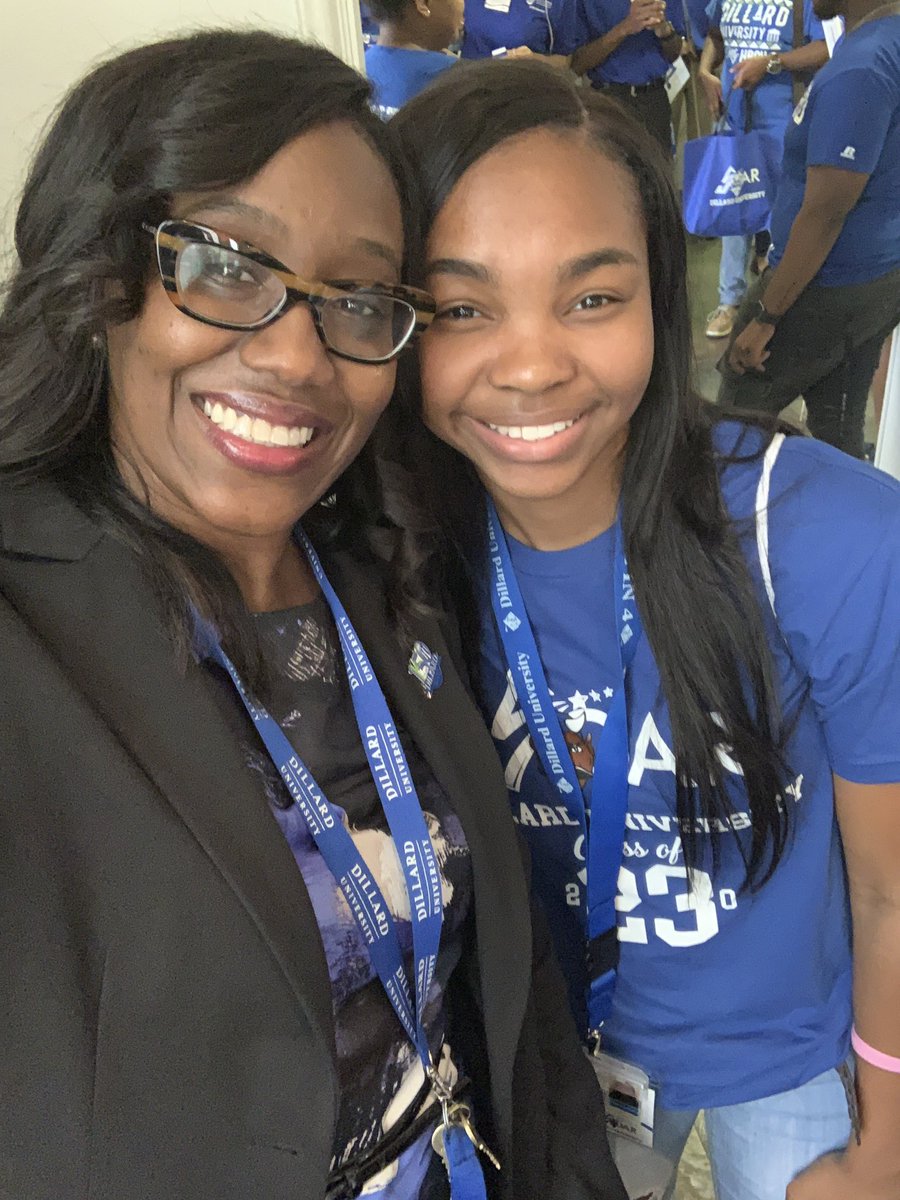 KikiBakerBarnes's tweet photo. When life comes full circle. 14 years ago Tayler ( Fr at Dillard), Camryn ( Jr at SUBR) & Tiara(Jr. at Dillard) were autographing our wedding photo memento. Now they are in college. So proud of these young ladies! Remember who you represent & who you are #mindenfam #318 #StRest https://t.co/CLZwEd3C6A