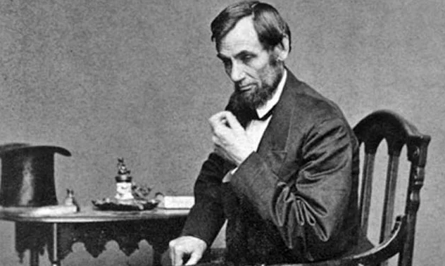 1/The health of Abraham Lincoln has long been a source of speculation for medical historians. This  #tweetorial explores a new theory of what might have ailed the 16th US president. CC:  @AdamRodmanMD  @tony_breu  #medtwitter