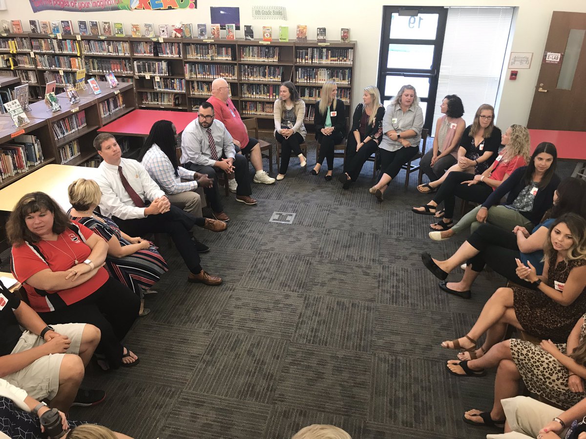 MrsSmith146's tweet photo. New teachers and their mentors learning about teacher resiliency, classroom meetings, and social emotional learning today! #sycsd #WarriorNation https://t.co/aHw2JhUBgv