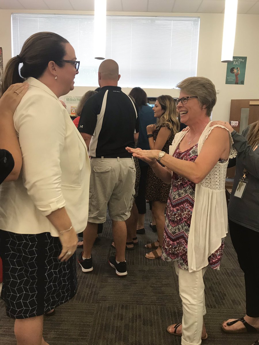 MrsSmith146's tweet photo. New teachers and their mentors learning about teacher resiliency, classroom meetings, and social emotional learning today! #sycsd #WarriorNation https://t.co/aHw2JhUBgv