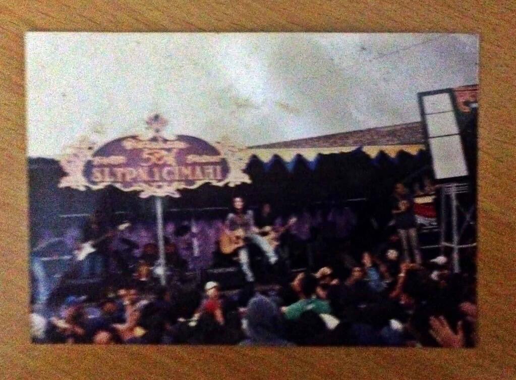 hut smp yg paling berkesan?? mimin waktu itu baru naik kelas 2, pertama kali nonton konser 😂