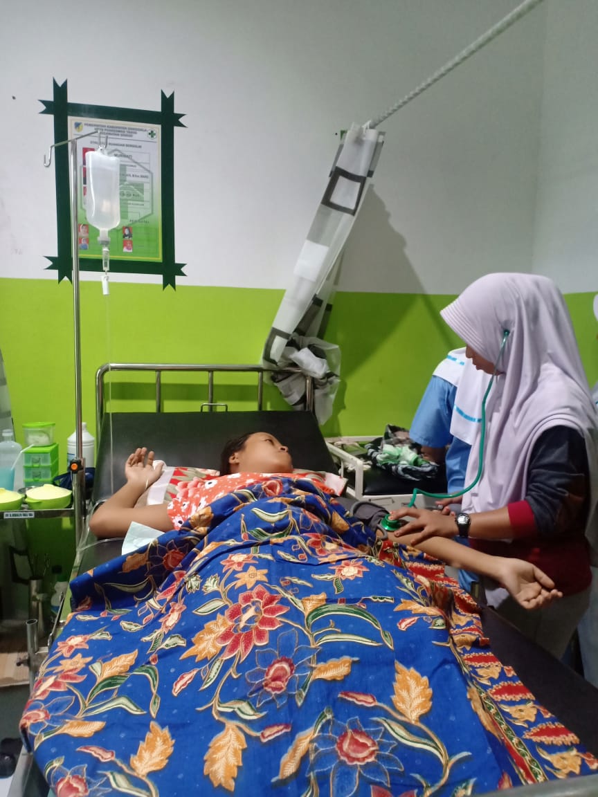 UNFPAIndonesia's tweet photo. Women from the 3 hardhit districts can give birth safely w/ the assistance of the #TrainedMidwives at the 15 #ReproHealth posts. @KemenkesRI @PPIBI @Americares @dfat #SafeMotherhood in post disaster Central Sulawesi https://t.co/ciCbUaNJoV