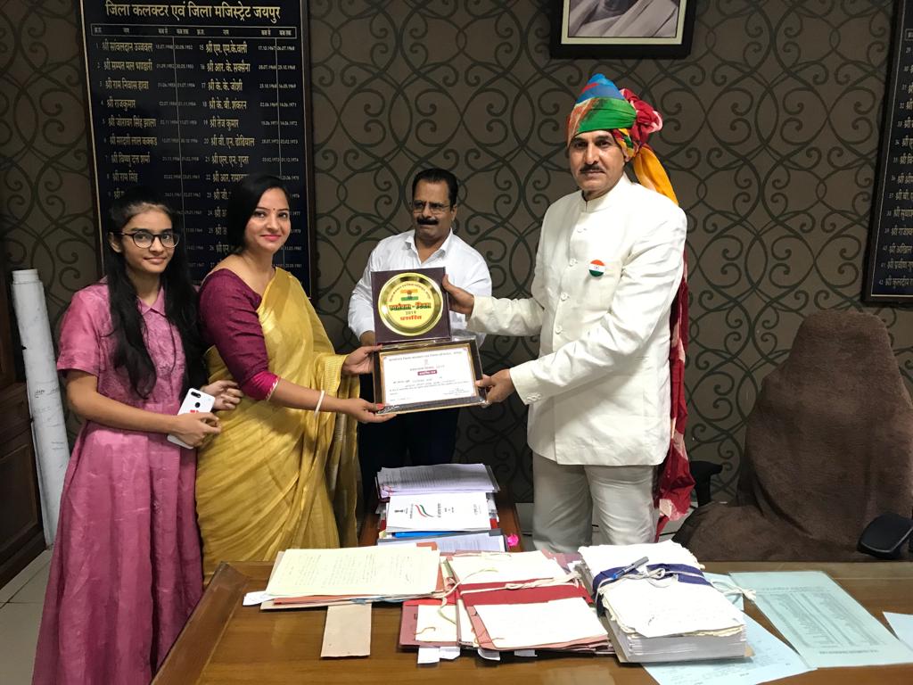 anilsharma45's tweet photo. I want to congratulate my wife @Nitisha88111698
and her NGO #InayaFoundation for winning awards on I-Day in #Jaipur and #Kota for working in the field of #RoadSafety....Congrats #Nitisha https://t.co/RMNLvpHldJ