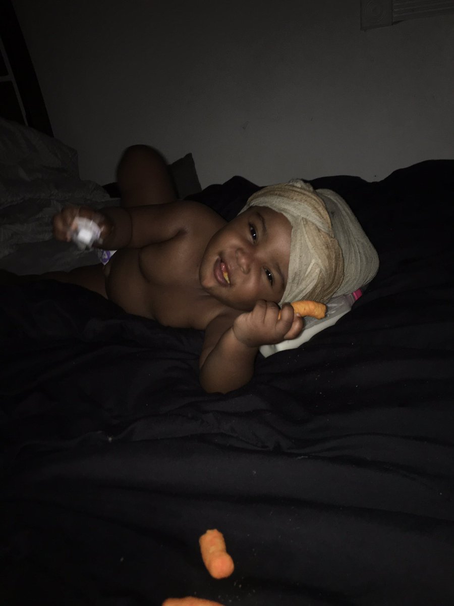 Rello_Reggie's tweet photo. Fat girl love her late night snacks 🥰😂 #Headwrapchronicles https://t.co/7KWfxGDDUl