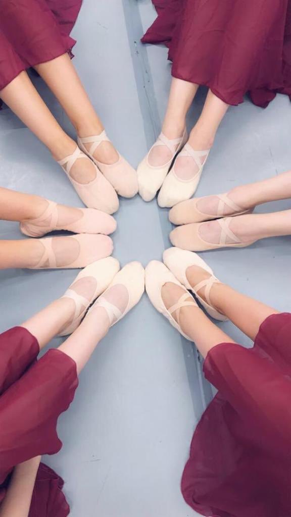 lindasballet's tweet photo. Looking for top class ballet training ? Get in touch soon for September start.  Limited spaces. Contemporary, jazz and musical theatre also taught. https://t.co/ZElKh8tsJ8