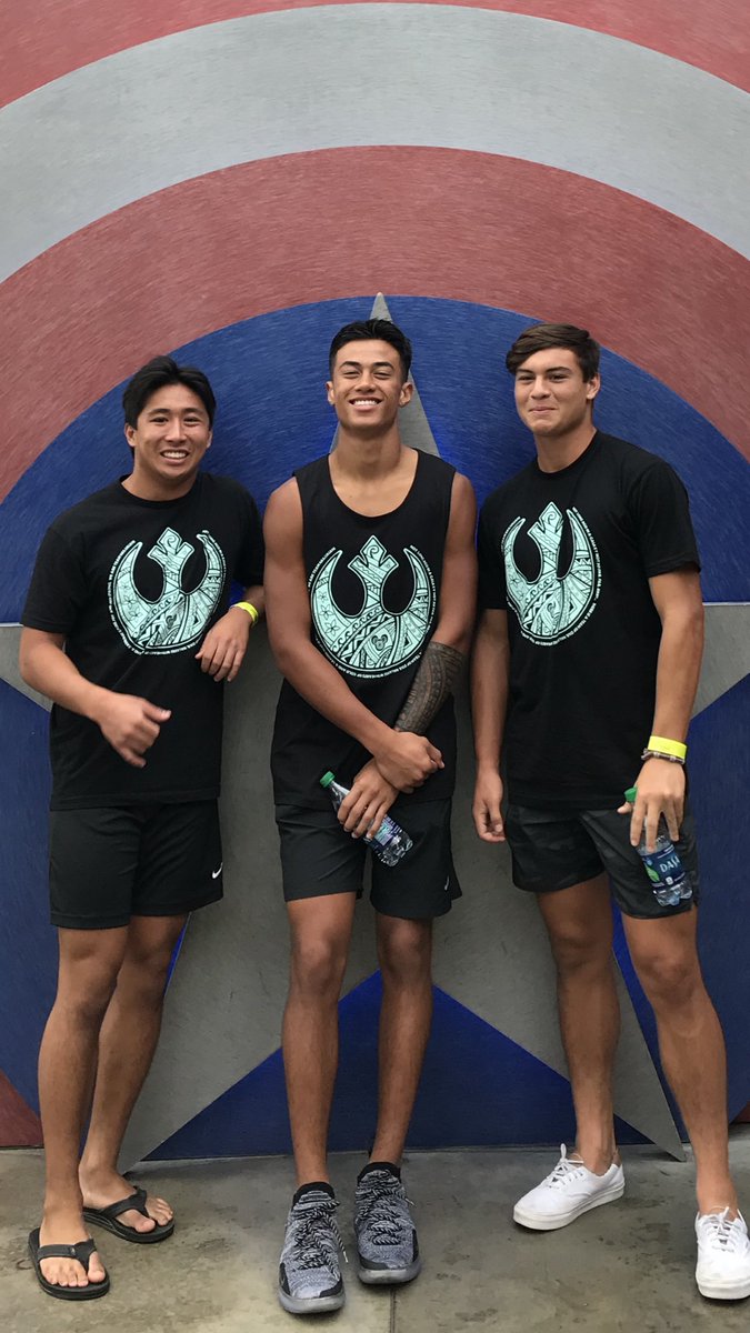 mrebuldela29's tweet photo. Multi-sport Eagles 🦅 walk for Team Kaikualani at the CHOC Walk 2019 @KeanuManoKama11 @TylerWhitman47 and Corey Hernandez @TeamKailualani @SMCHS_Football  @SMCHSTrack @SMCHSBVBall @SMCHSAthletics @SMCHSActivities @SMCHSEagles #teampono https://t.co/ArZsz99pfB