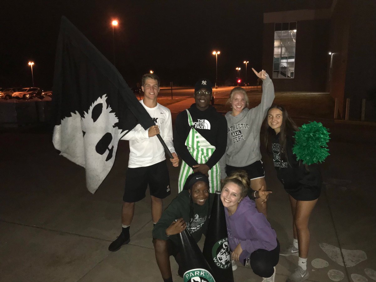 2k19Park's tweet photo. HERE YA GO PARK HIGH SCHOLL!!!!! Your class of 2020 superfans!!!!!! Cheer loud, be proud, bleed green!!!!!🔥🔥🏆🎉🎉 https://t.co/iawngZWlG6