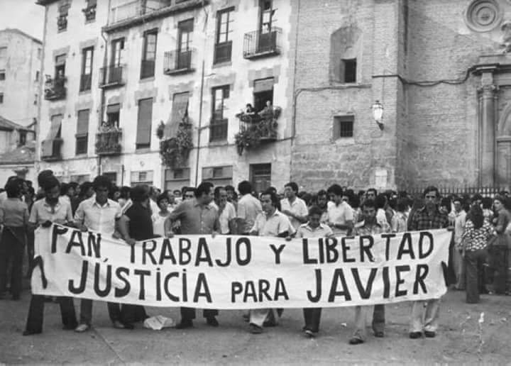 joanot_mar's tweet photo. Francisco Javier Verdejo Lucas, fue asesinado el 13 de agosto de 1976, por la Guardia Civil mientras realizaba una pintada en los muros del Balneario de San Miguel, en Almeria.

Su intención era pintar: "Pan, Trabajo, y Libertad",

 Pero sólo pudo pintar:

"Pan, T". https://t.co/zIOTwB6Eh7