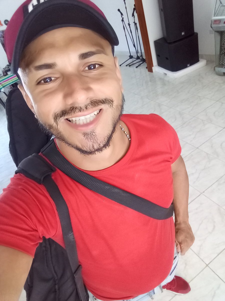 Yembe_Music's tweet photo. En tu corazón está la respuesta indicada 🤔.... Súbele el volúmen 🔊🔊 al ritmo de la vida ✌✌ #YembenaticosPorElMundo #YM #MusicIsMyLife #UnderTheWillAndMercyOfGod #JesusITrustYou https://t.co/1yCXetzeuc