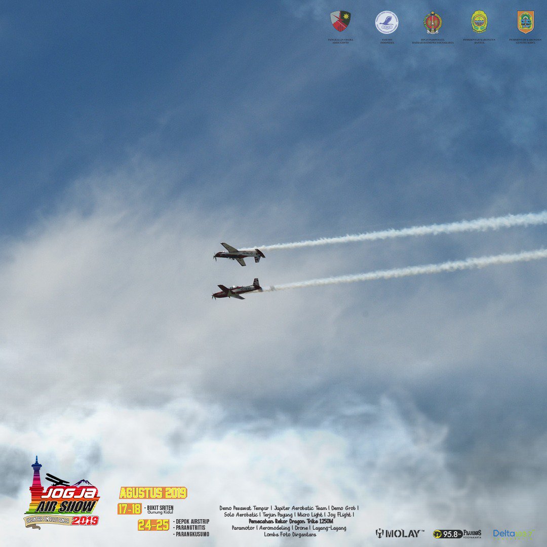 ppdadisucipto's tweet photo. Salam Dirgantara
SWA BHUWANA PAKSA!!
@jogjaairshow_id
 hadir kembali dgn atraksi menarik!
17-18 Agustus 2019 di Bukit Sriten, Gunung Kidul
24-25 Agustus 2019 di Depok Airstrip, Parangtritis, Parangkusumo
Pastikan airbro &amp; airsist hadir ya!😎 @starjogja @infoseni_ @infojogja https://t.co/NbkN8YoMUW