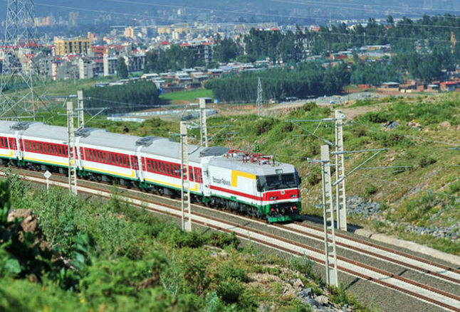 addis_fortune's tweet photo. Ethio-Djibouti Railway, which was constructed at a cost of $4.2 billion, has secured $20.4 million in revenue from its freighter and passenger train services over the past eight months.  https://t.co/XWbRI8tuRb https://t.co/yGmJcxuPwK