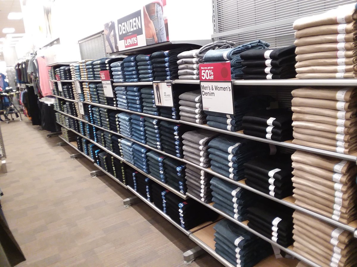 LIZ_TGT's tweet photo. Getting ready for Back to School.  #foldingstandards @target_marcy @SJtgt https://t.co/7LJEsmp8B8