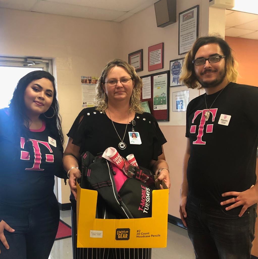 Bucs9180's tweet photo. Super proud of the Tampa Takeover team. They were all over the city either donating school supplies to the local schools or owning the mile. #AlwaysBetter #TampaTakeover #WinningOnPurpose @atiglobal @cbinnall13 @GMoucheron @NathanYanovitch @SamBaez78 https://t.co/GB1mdn6PPe