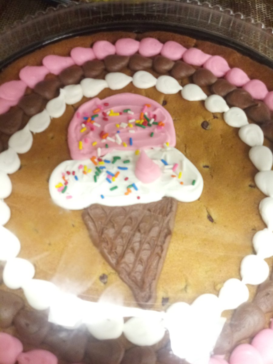 I was able to be a cake decorator today. #T2046 #T2046forthewin