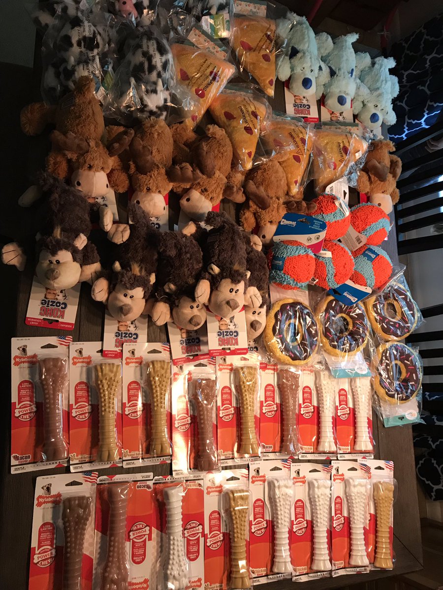 Love4PoliceDogs's tweet image. A VERY special thank you to @thebingoman21, he told me he was sending a “few” toys for my Tally K9s. I didn’t realize he meant a few toys each for EVERY doggo! I’ll be delivering them to everyone on Monday &amp;amp; the guys are SO excited about it! THANK YOU, Michael! #K9ArmyStrong
