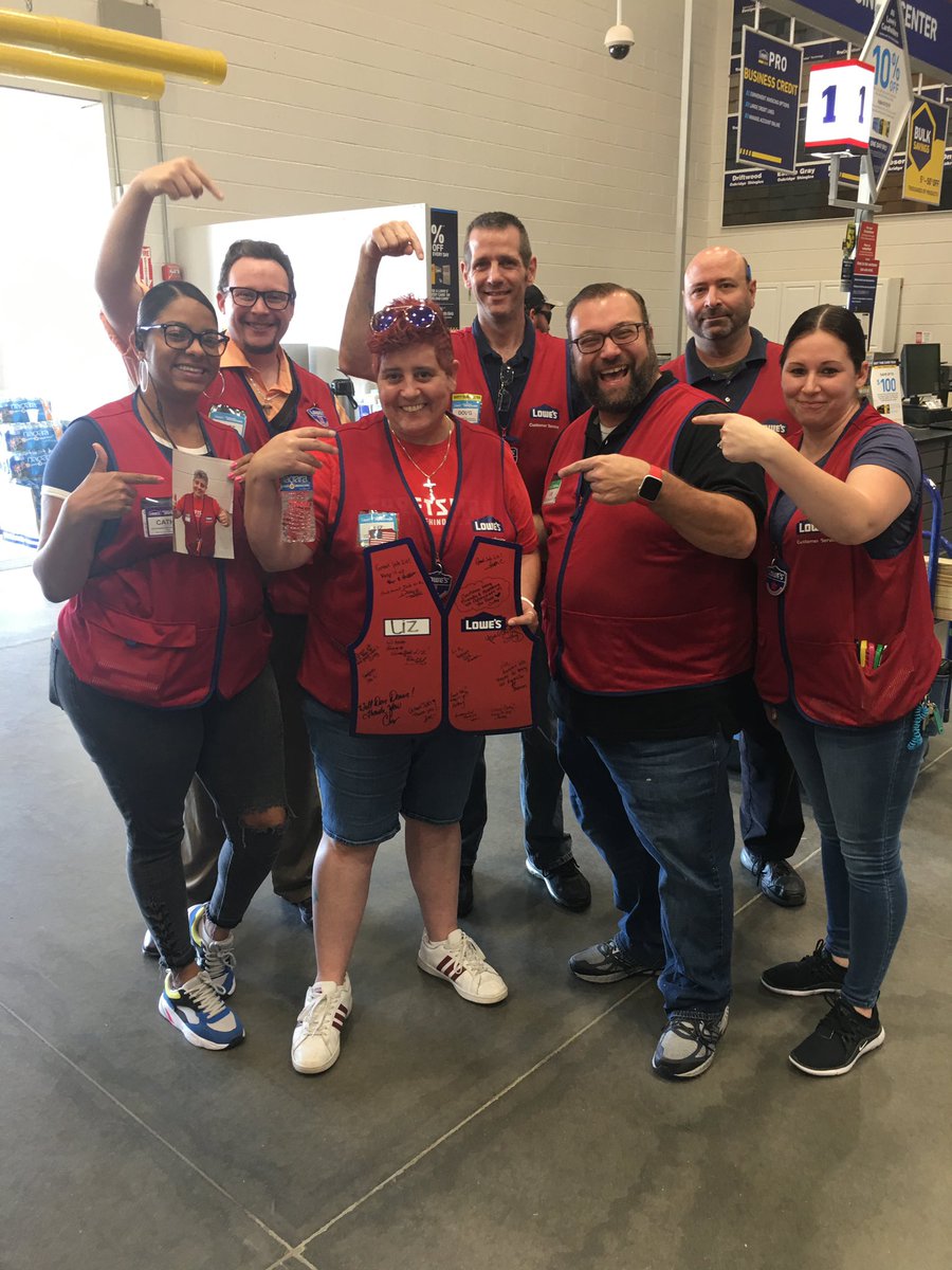 Joe_AHRBP_1217's tweet photo. Cashier of the month goes to Liz!!!! Great job Liz and thank you for all you do !! #Lowes2921 #frontendrocks #Smartservice @Rysmith2731 @Fishon2731 @CathyGarrido3 @AntN2921 @deirvine2 #Ralph https://t.co/P4MGF6ZBWs