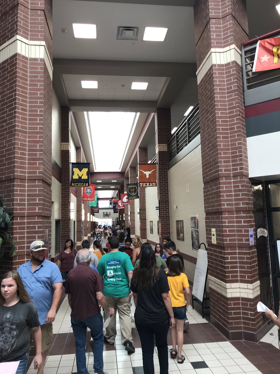 DrTTsang12's tweet photo. @LJIPanthers had an AMAZING turnout for Meet the Teacher! It was a packed house!! We are so blessed to have such supportive &amp; involved families!! #WeAreOne #buildingourstory #FromHereAnythingIsPossible #bisdpride https://t.co/ZvHDnmNLrt