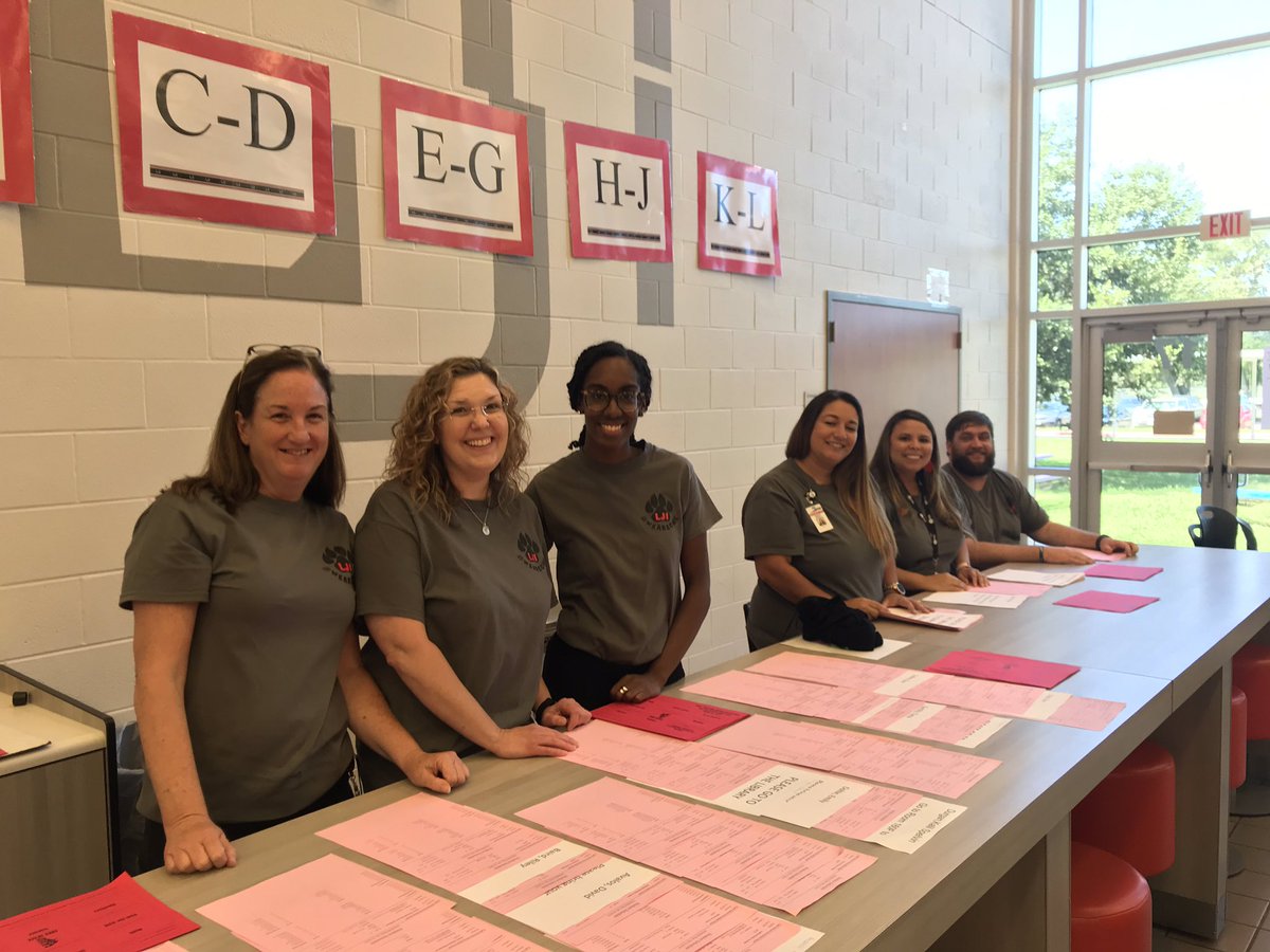 DrTTsang12's tweet photo. @LJIPanthers had an AMAZING turnout for Meet the Teacher! It was a packed house!! We are so blessed to have such supportive &amp; involved families!! #WeAreOne #buildingourstory #FromHereAnythingIsPossible #bisdpride https://t.co/ZvHDnmNLrt