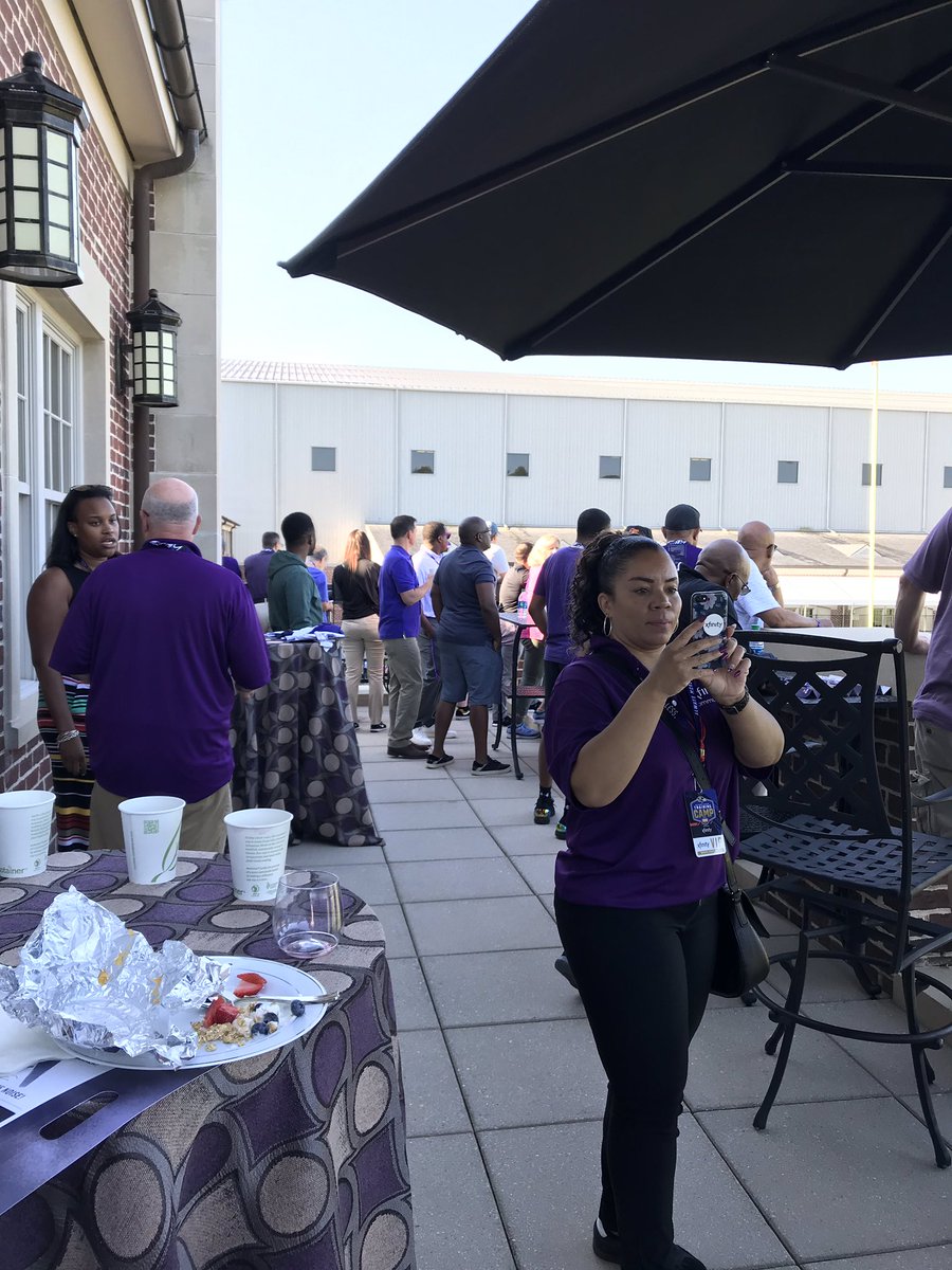 SamSheridan5's tweet photo. Incredible morning hosting a VIP event for our special #Xfinitycommunities guests!  Hope they enjoyed it as much as I did. #iworkforComcast https://t.co/dj2Xos0bEU