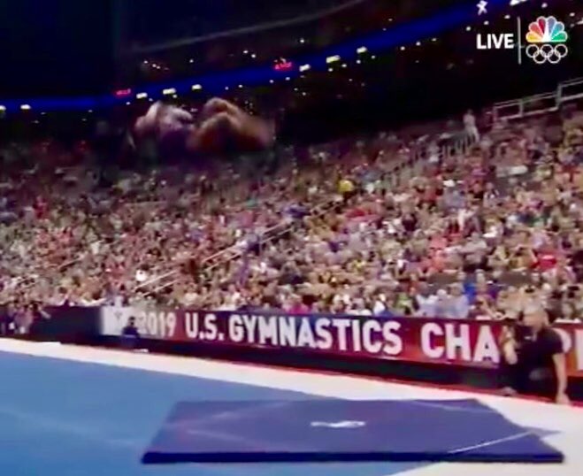 terrygannon83's tweet image. The post-practice dunk shows #SpudWebb used to put on at @PackMensBball are the only thing even close to what I saw #SimoneBiles 🐐 do last night. #elevation