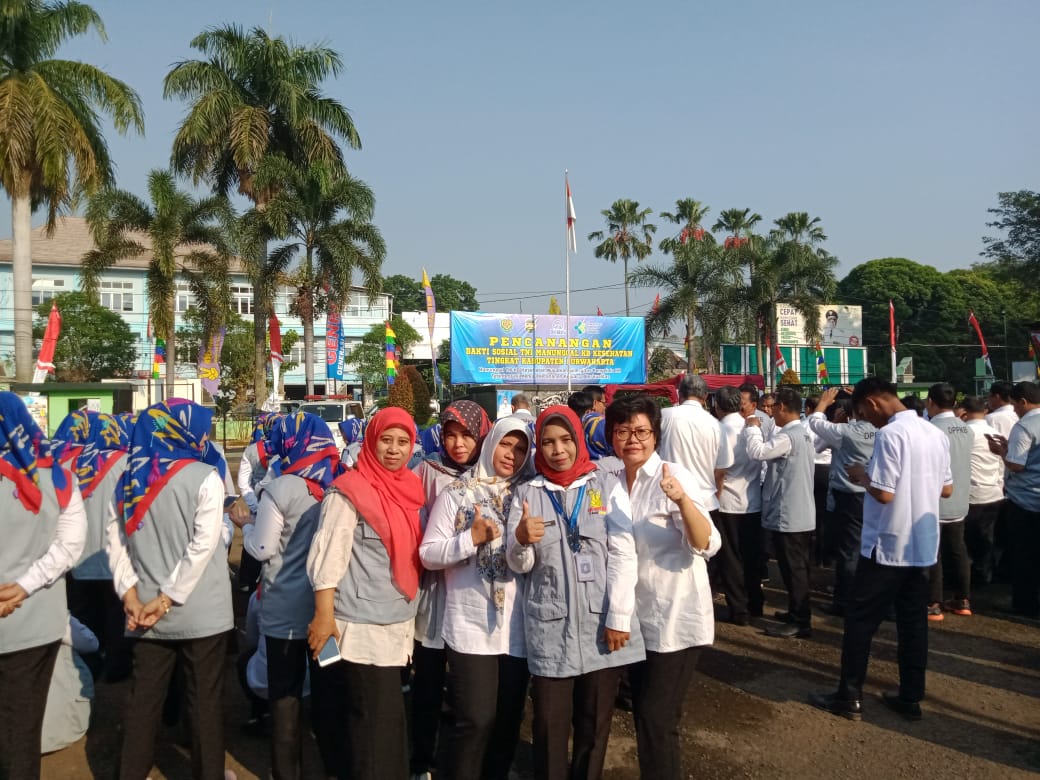 DPPKB2's tweet photo. Kegiatan Bhakti TNI Kesehatan Terpadu bersama KODIM 0619 Purwakarta.. https://t.co/H8alnqgnhm