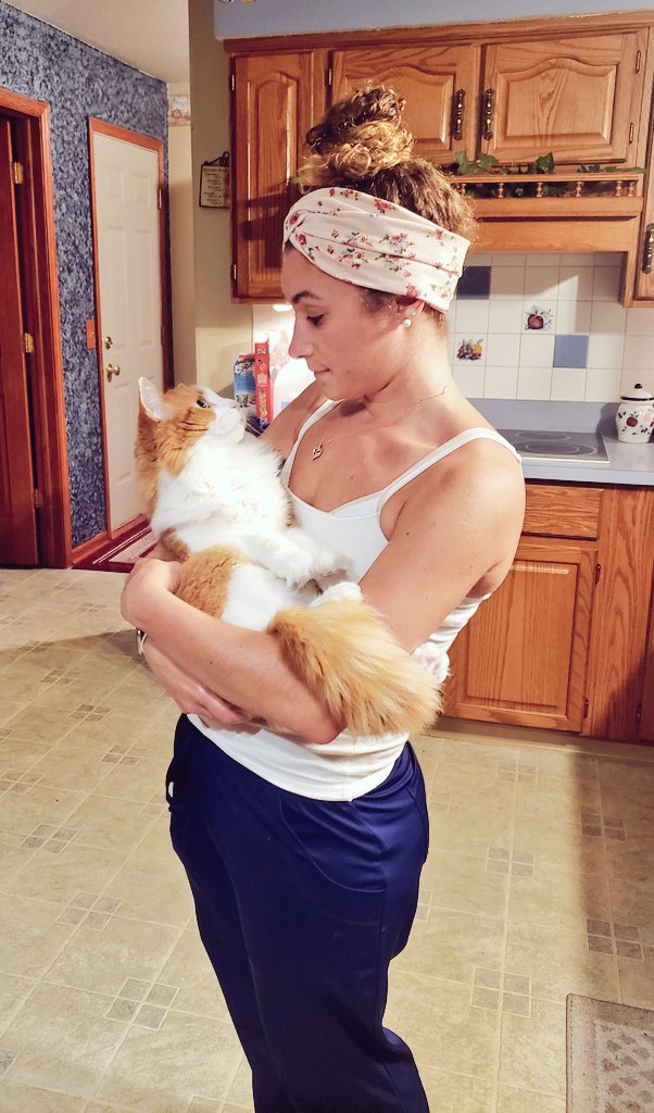 SarahLynn_P's tweet photo. Incase anyone wondered what's it's like coming home from work to this fur child.. #Simbababy π https://t.co/y0MDfkHlzQ