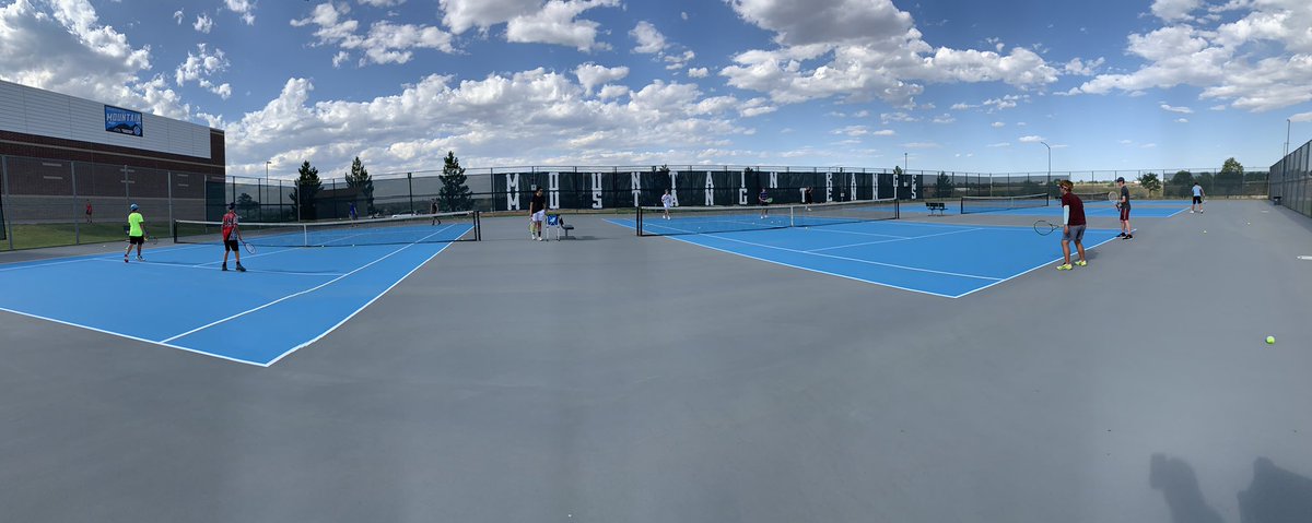 MRMustangTennis's tweet photo. It was a beautiful day for some tennis. First practice of the 2019 season is in the books! https://t.co/RxQo1GNrDV