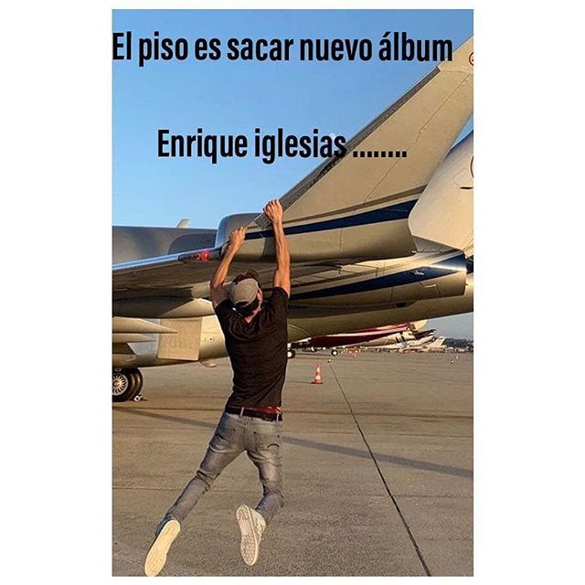 ClubEiMexico's tweet photo. El piso es sacar nuevo álbum #EnriqueIglesias #Enrique #Flying #MemesEi #ClubElVeracruz #MichellCEIV -ClubEIVeracruz https://t.co/bBA5hO1lPi https://t.co/bxH6GHcO3m