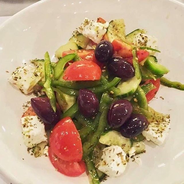 Do you ever forget how much love something until you have it again?!
That’s how I feel about my version of a Caesar’s Salad! I love eating Mediterranean style dishes later in the summer when tomatoes are farm fresh and as big as your head!
I swear I wait… ift.tt/2H3A3f8