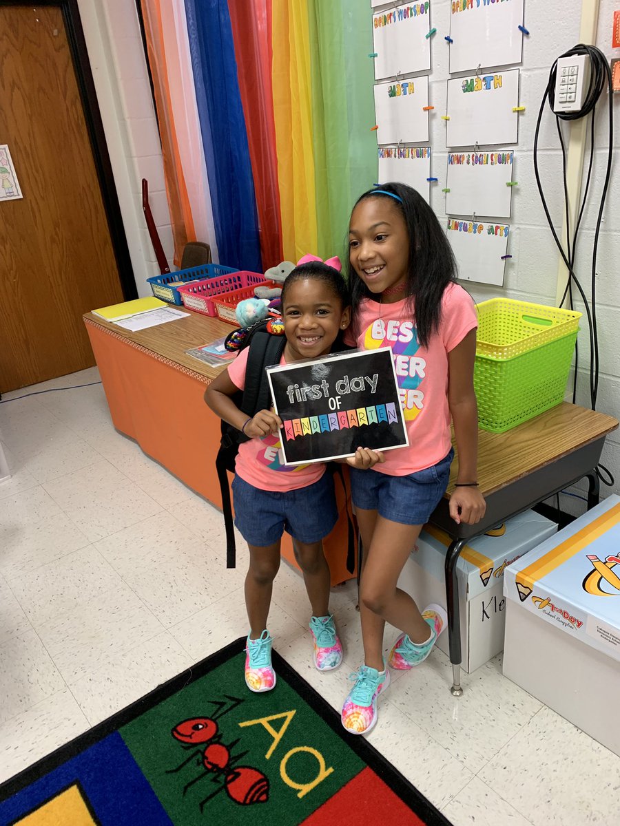 L3Campbell's tweet photo. My babies are growing up so fast!! I hope everyone had an awesome first day of school!!!!! Don’t know why they put my baby in this pink bouncy 😩 https://t.co/0hUbsUpRrR