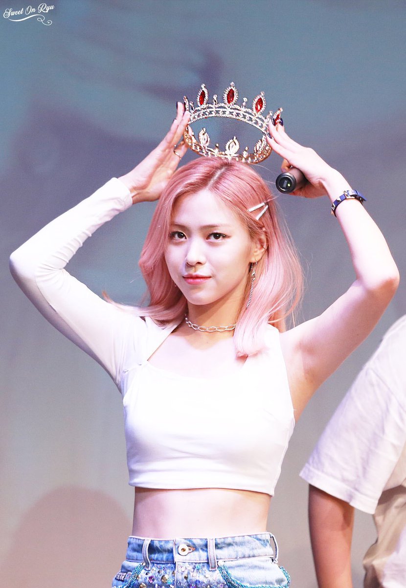 itzypicz's tweet photo. Ryujin ♡ 190803
➫ Fansign ✧・゚
#Itzy #있지 ⥂ #Ryjin https://t.co/oaxCUII62c