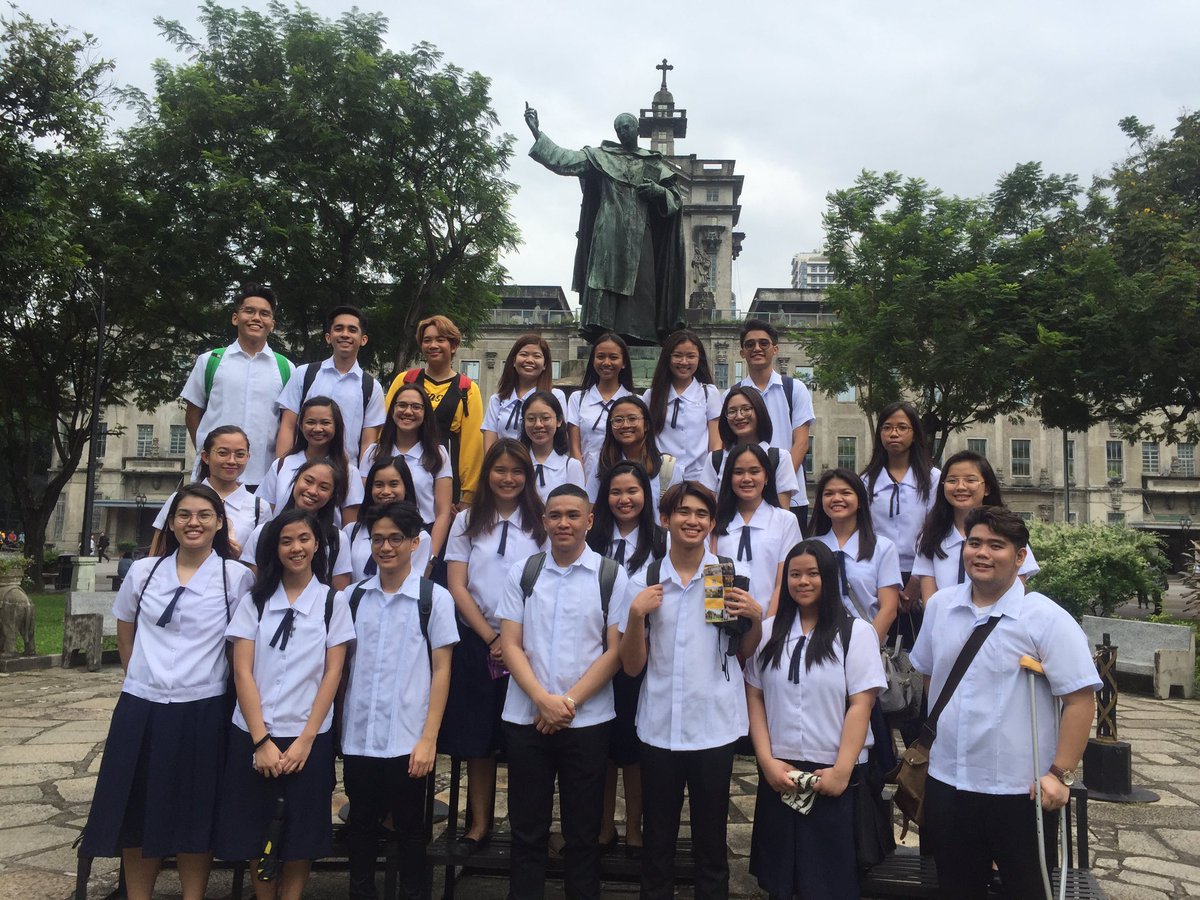 ustcasaofficial's tweet photo. CASA Freshies are all smiles in their photo opportunity at the Miguel de Benadives statue.
#CASAFreshmenRock
#GrowLouderWithCASA https://t.co/RSR40XtVsJ