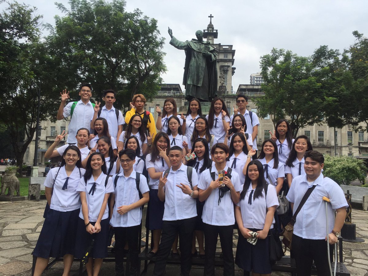 ustcasaofficial's tweet photo. CASA Freshies are all smiles in their photo opportunity at the Miguel de Benadives statue.
#CASAFreshmenRock
#GrowLouderWithCASA https://t.co/RSR40XtVsJ