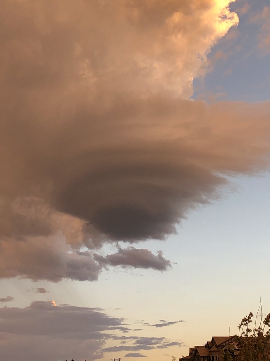 minitekton's tweet photo. More cool clouds #9WX https://t.co/9WbEdV7ksD