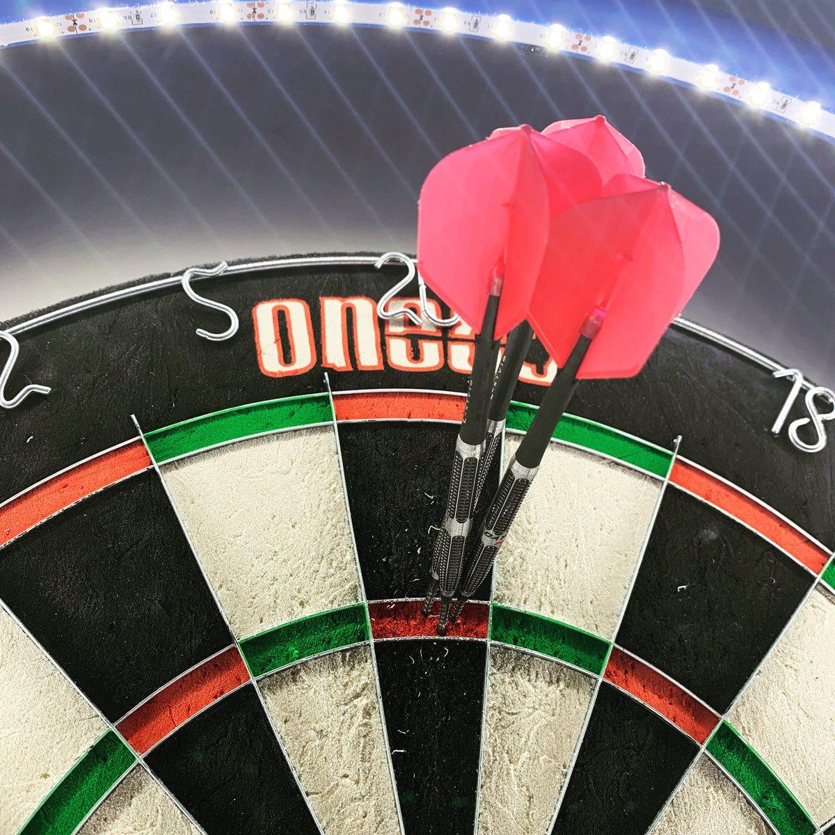 TheTitan180's tweet photo. #targetdarts #daytonafire #22g #steeltipdarts #stormpoints #diamondpoints #elysian #darts #dartboard #dartsnutz #thetitan180 #ton80 #lstyle #carbonshafts #carbon #lstylecarbon #redflights #lstylered #targetstormsurgepoints #surge #stormsurge #blacktips @TargetDarts @Lstyle_Japan https://t.co/ZxgY1u4SlF