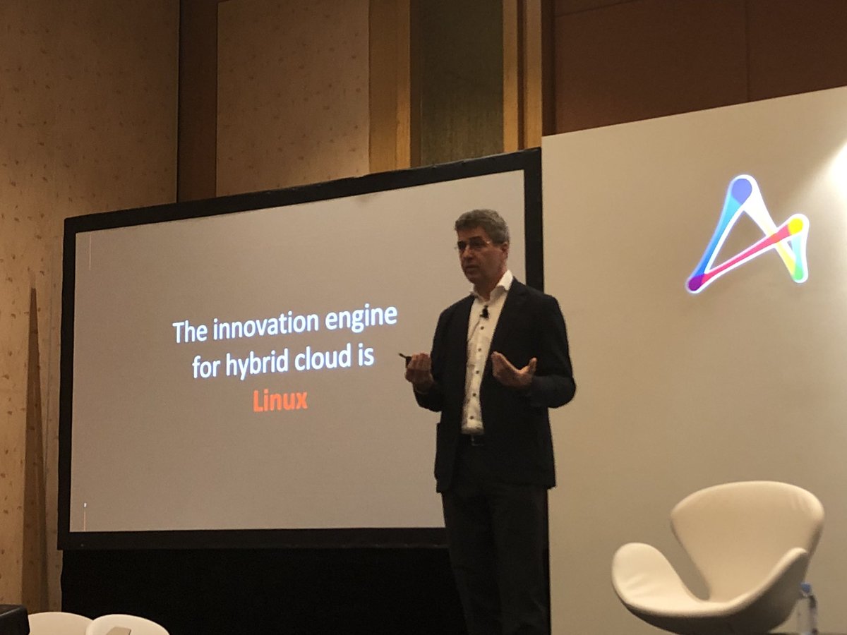 Steve_Lockstep's tweet photo. “The #cloud distributes software but it still needs an operating system. It’s almost always Linux” — @dpvanleeuwen @IBMredhat #IBMAnalystInsights2019 #IBMredhat https://t.co/bEfjaUnjsf