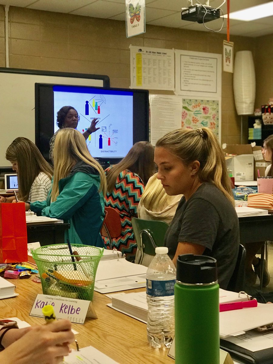 cfluker6's tweet photo. Today, I got to do my absolute favorite thing to do—teach! Thankful for an amazing group of new teachers! I can’t wait to see the amazing things they will do this year! #comp2019 https://t.co/zyhIOqUNkf