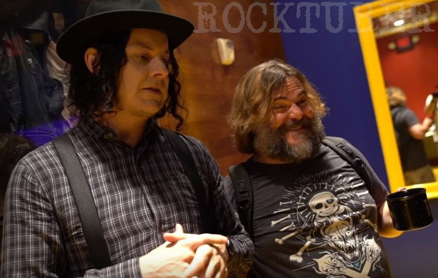 Rocktuver's tweet photo. Finalmente #JackWhite y #JackBlack cumplieron con lo prometido y se juntaron a grabar juntos! El actor aprovechó que #TenaciusD tenía una fecha para tocar en Nashville, y se dio una vuelta por el estudio de grabación del ex #TheWhiteStripes, y así crear un poco de magia! https://t.co/zX4gzcw2bd
