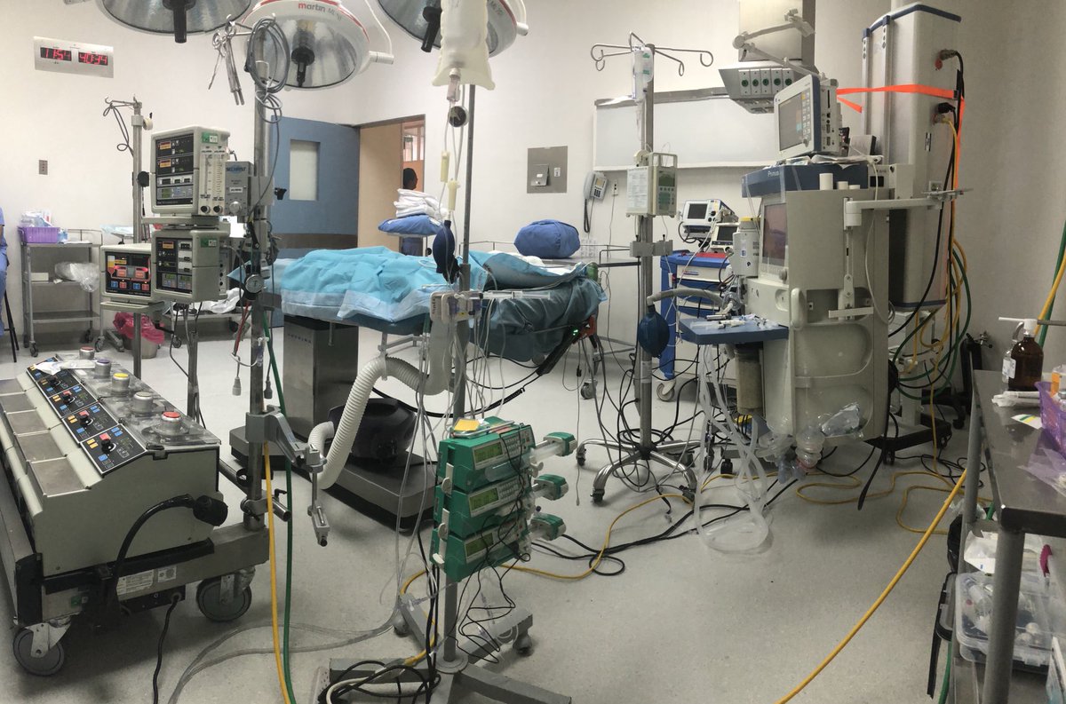 Th3K1k's tweet image. Empezando el turno nocturno 😷. 
#CardioPedia.