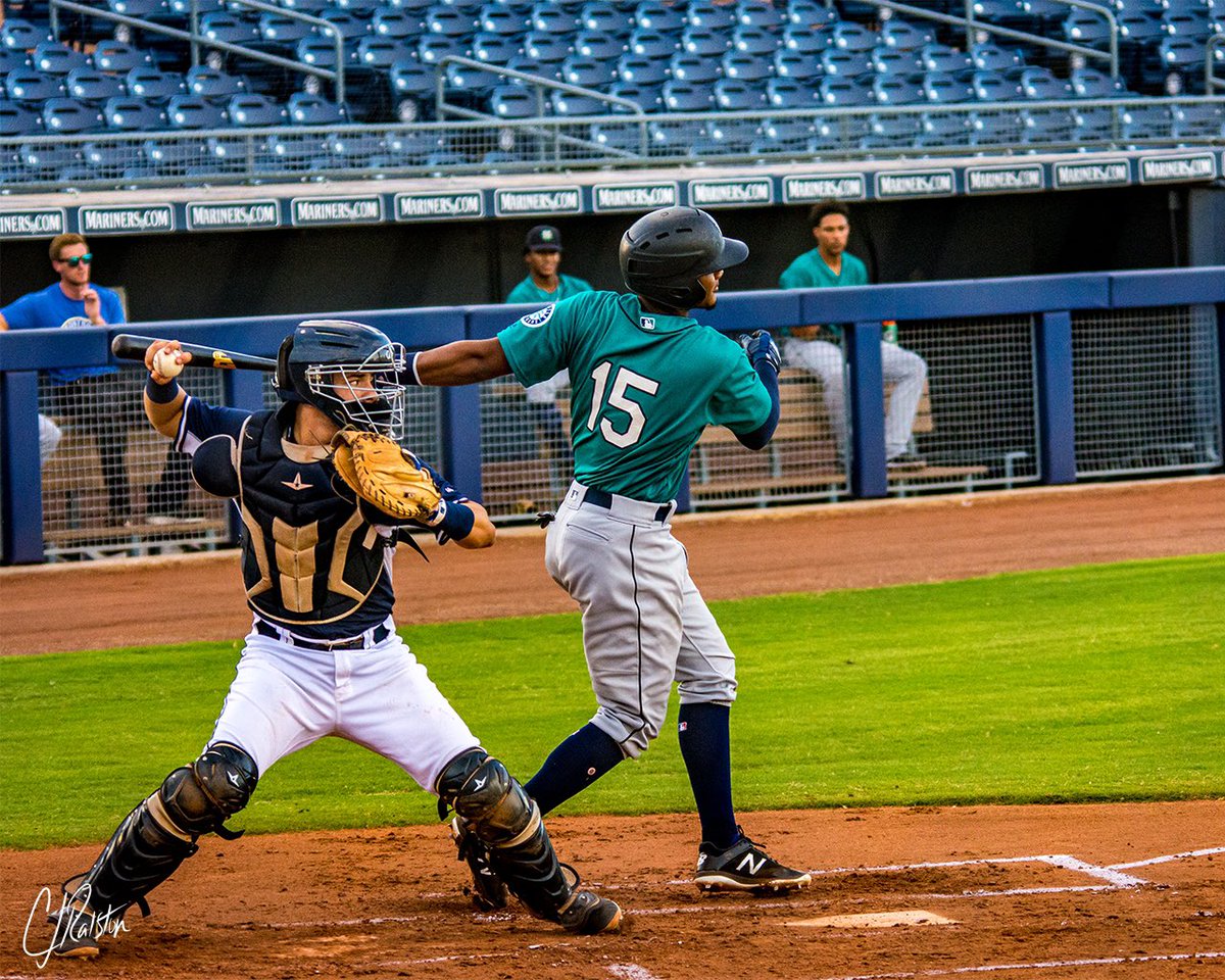 createdcharles's tweet photo. Cool shot from last nights Padres vs Mariners game.  #milb #milbmariners #seattlemariners #seattlemariner #minorleague #mlb #arizonarookieleague #baseball #photosofinstagram #baseballplayer #majorleaguebaseball #majorleague #minorleague #sandiegopadres #padres https://t.co/UTC5BYOLLL