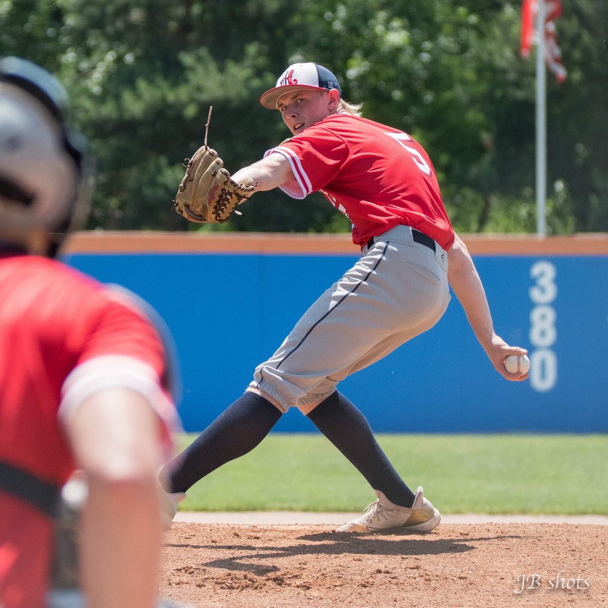 Laif Hultine tweet media