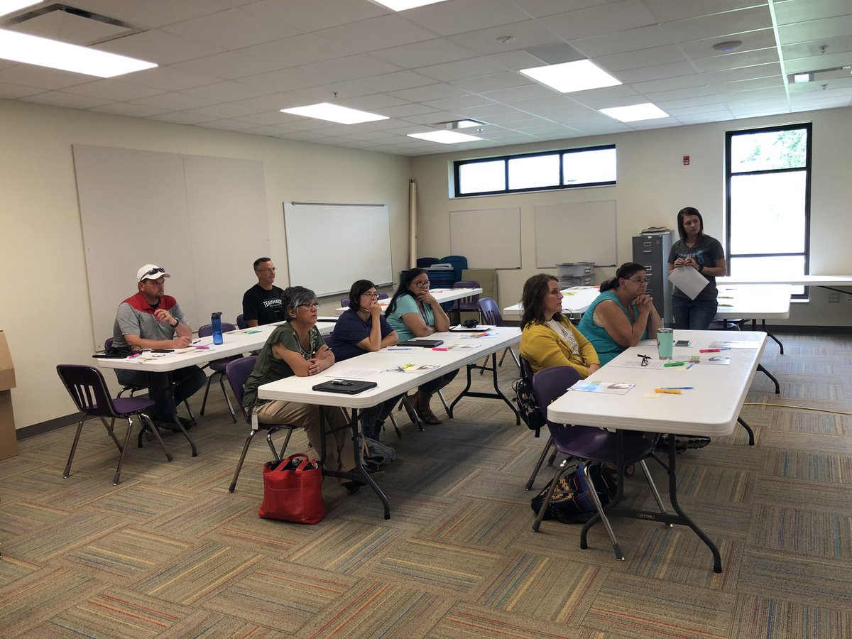 HoldregeDusters's tweet photo. Paraprofessional training at the Elementary and Middle School today. #HoldregeDusters #PositiveImpact https://t.co/NfbEqTlbSR