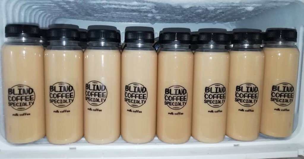 KopiTunet's tweet photo. om @kurawa mohon bantu RT. Kopi Tuna Netra #baristatunet Milk Coffee adalah salah satu produk racikan nya barista Tuna netra.

Jangan coba-coba order yaa karena kamu akan ketagihan secara kopinya nendang banget drpd susunya.

WA 082114021551

#kopitunet 
#kopihitam 
#kopimalam https://t.co/AgOl8jSphd