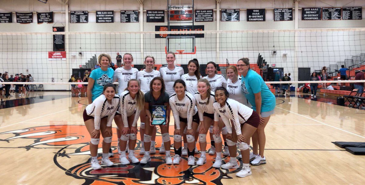 WCMSports's tweet photo. After a big week with wins over state-ranked Lindsay and Boyd, the Bridgeport Sissies volleyball team jumped to the top of the 4A rankings released Monday.
https://t.co/CDUQ1oYIRc https://t.co/VzhJRpHUMj