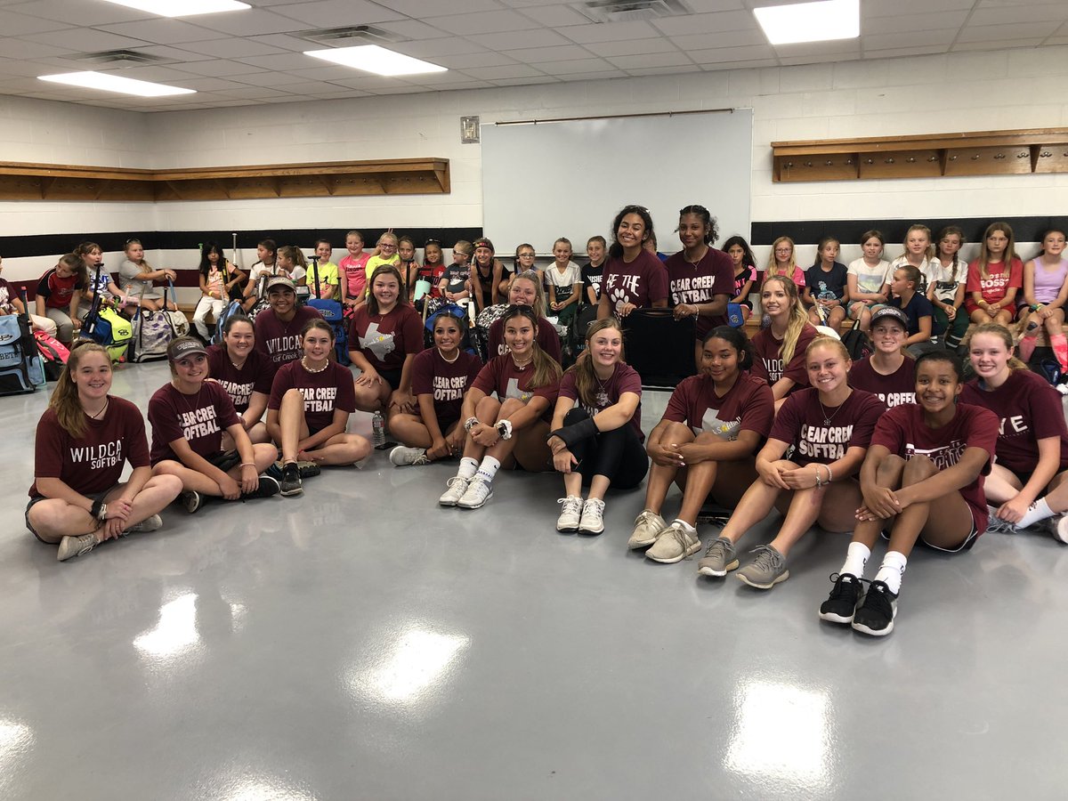 clearcreeksb's tweet photo. Day 1: Was a Success!  We will see you all again tomorrow! 🐾🥎🐾 https://t.co/k6d6p6vHfn