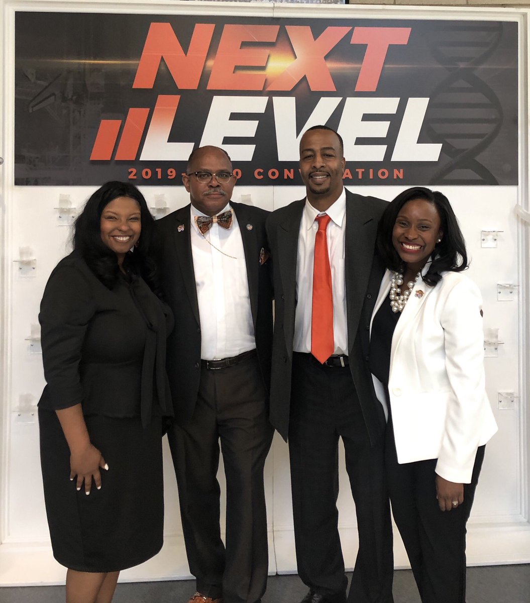 CherishPipkins's tweet photo. @LancasterISD Convocation was #NextLevel!  @ElijahGranger @mls_casper @HairstonClyde @totstevenson @sherese_nix #LISDNextLevel https://t.co/7OnWCHq88O