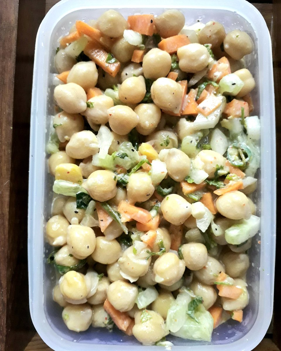 Chickpea veggies salad with yogurt and olive oil dressing for lunch..

Simple dish with health benefits ... 

More dishes with #recipes
coming soon... 

#ourtravellingshoes
#chickpeasalad
#healthysalads #HealthyLiving #HealthyFood #healthylife #TuesdayThoughts