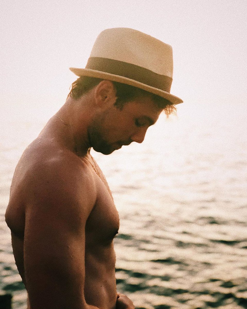 Rubioopol's tweet image. ⠀⠀⠀
 ⠀⠀  𝑨𝒍𝒈𝒖𝒊𝒆𝒏 𝒆𝒔𝒕𝒂́ 𝒅𝒆 𝒗𝒖𝒆𝒍𝒕𝒂. ⠀⠀⠀