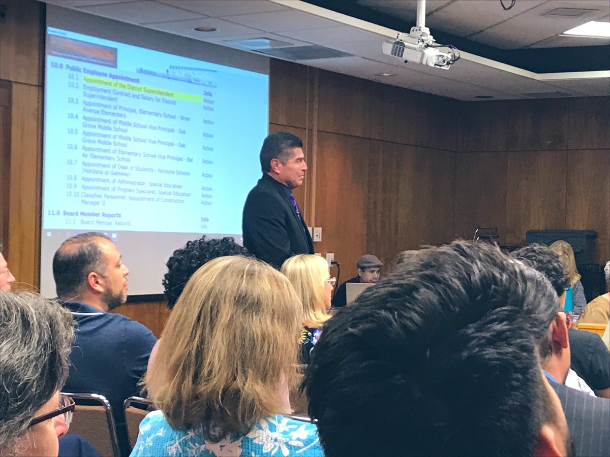 MargaMarshall's tweet photo. Bienvenido @DrRobM_FSUSD to @MtDiabloUSD !!! #newMDUSDSup #studentsfirst @HolbrookMDUSD #itsabouttheheart #LeadWithResilience https://t.co/ZsQhOdhINA