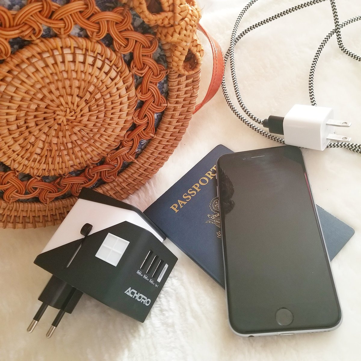 dhemz's tweet image. This travel adapter is perfect for our upcoming trip to Europe! I like the fact that it has 4 USB ports and it's super convenient to use. Plus, it has LED power indicator.

Get yours today at usgiftgiant.com/achoro-4-usb-p… #universaladapter #walladapter #productreview